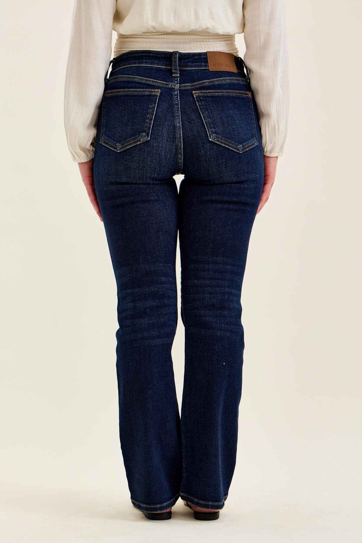 MR Petite Dark Wash Bootcut: DK / 7(28)