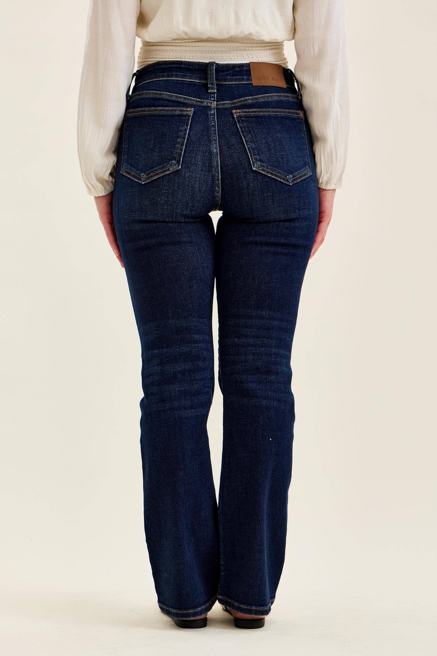 MR Petite Dark Wash Bootcut: DK / 5(27)