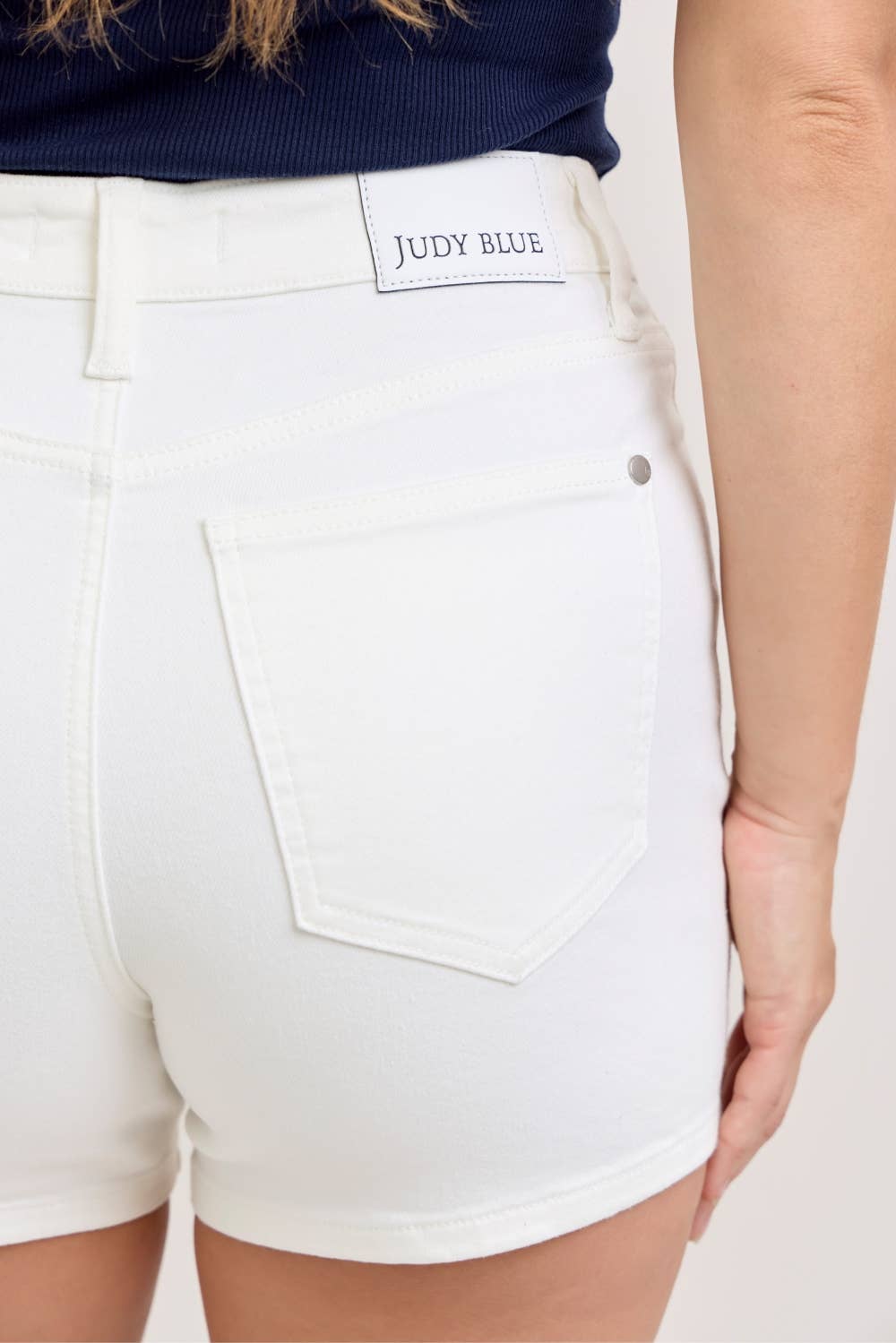 HW Slim Short: WHT / L