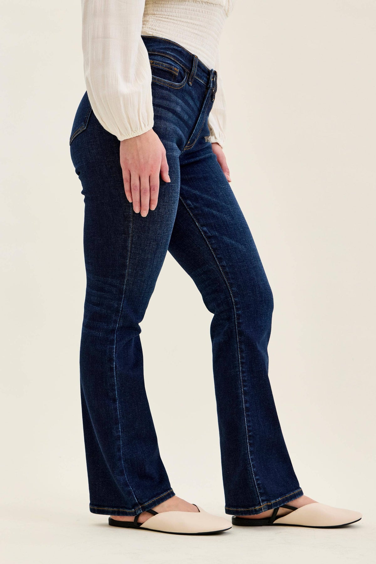 MR Petite Dark Wash Bootcut: DK / 9(29)
