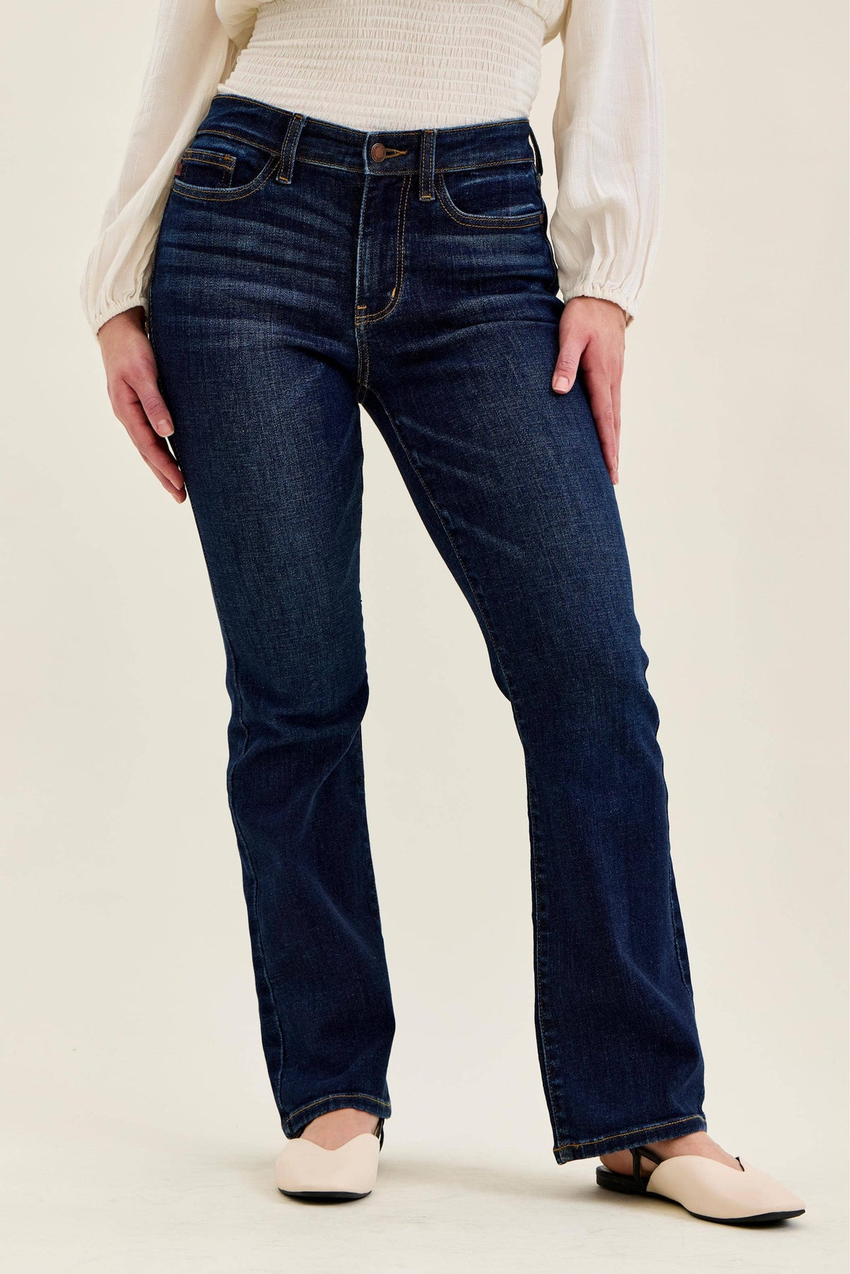 MR Petite Dark Wash Bootcut: DK / 3(26)